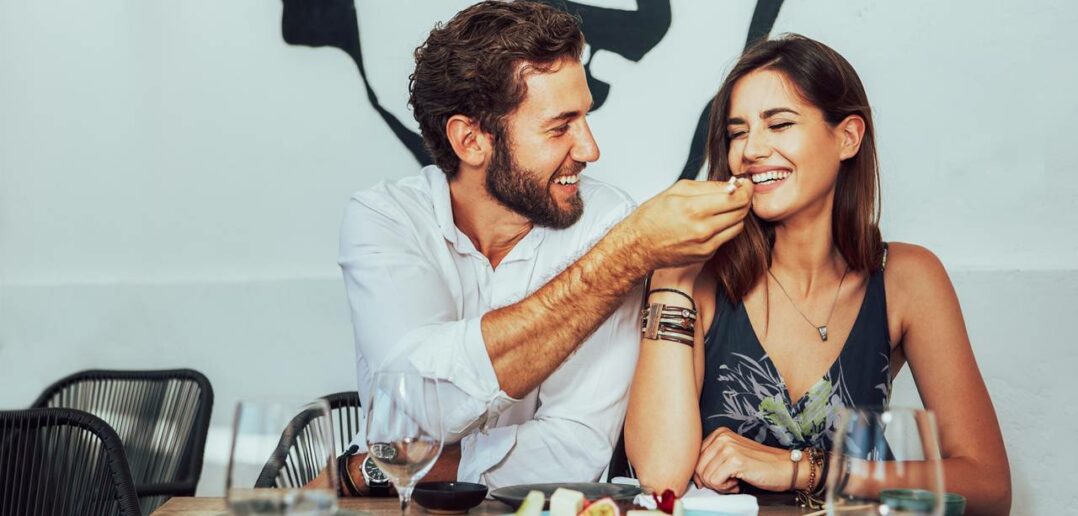 Fragen an den Partner: So unterstützen Sie sich gegenseitig bei gesunder Ernährung (Foto: AdobeStock 122296285 nemanjanovakovic)